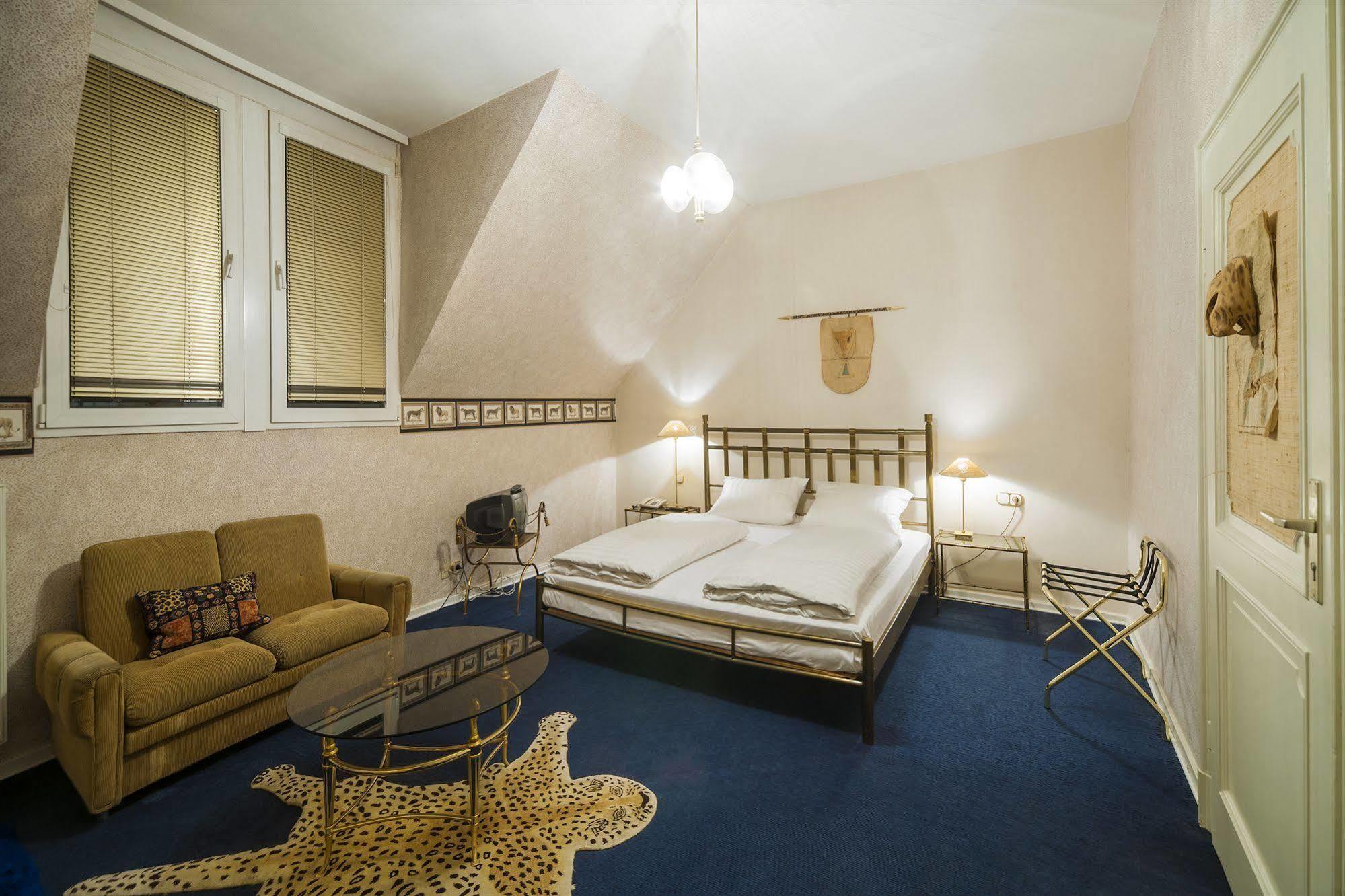 Hotel Am Berg Франкфурт-на-Майне Экстерьер фото