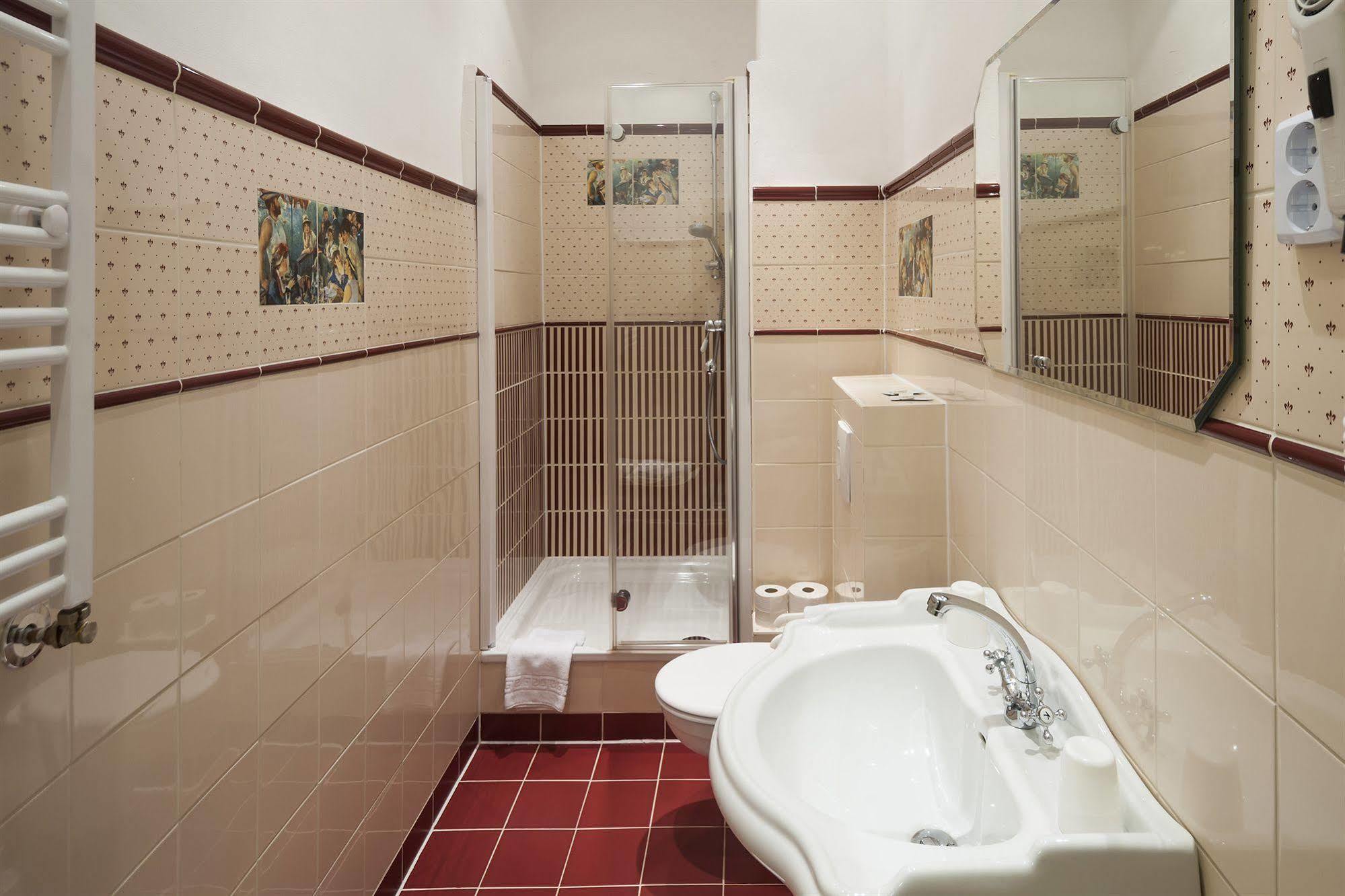 Hotel Am Berg Франкфурт-на-Майне Экстерьер фото