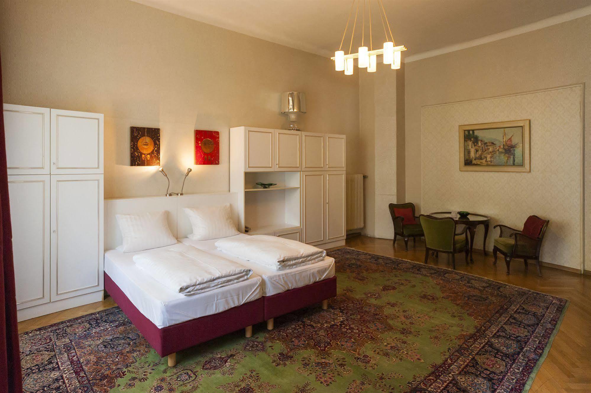Hotel Am Berg Франкфурт-на-Майне Экстерьер фото
